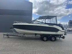 Quicksilver 675 Activ Cruiser m/Mercury F225 og udstyr