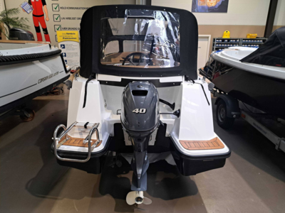 Corsiva 565 New Age - 25 HK Yamaha/Udstyr