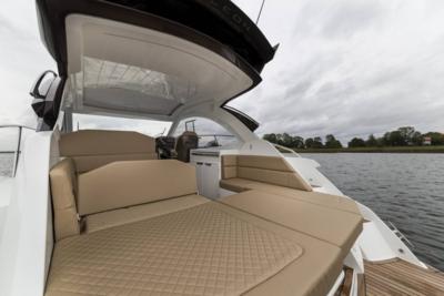 Galeon 335 HTS