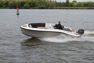 Corsiva 605 New Age - 25 HK Yamaha og udstyr - BLACK WEEK