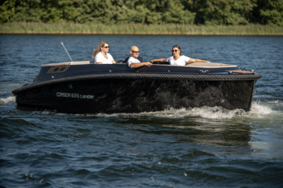 Corsiva 625 Tender 25 HK Yamaha/Udstyr