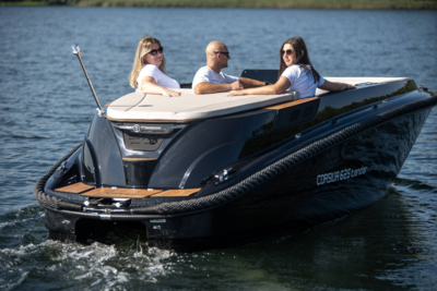 Corsiva 625 Tender 25 HK Yamaha/Udstyr