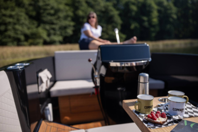 Corsiva 625 Tender 25 HK Yamaha/Udstyr