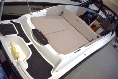 Corsiva 605 New Age - 25 HK Yamaha og udstyr