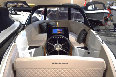 Corsiva 605 New Age - 25 HK Yamaha og udstyr