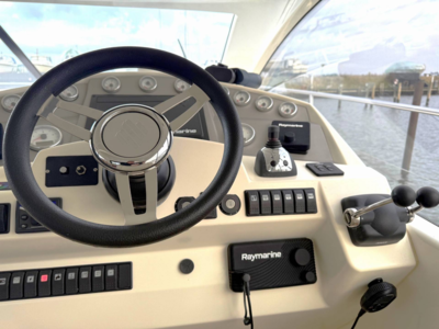 Prestige 42S - Twin Volvo Penta IPS500/Udstyr