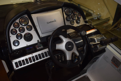 Cruiser Yachts 300 Express - Twin Volvo Penta D3/Udstyr - DIESEL