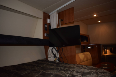 Cruiser Yachts 300 Express - Twin Volvo Penta D3/Udstyr - DIESEL
