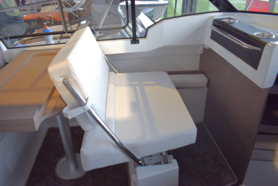 Jeanneau 795 Serie 2 - 225 HK Yamaha/Udstyr