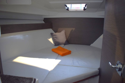 Jeanneau 795 Serie 2 - 225 HK Yamaha/Udstyr