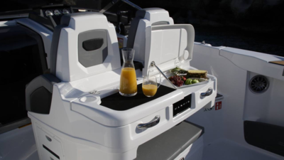 Karnic SL800 - F375 XTO - V8 Yamaha/Udstyr