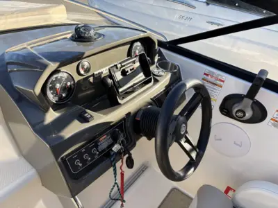 Bayliner VR5 - Mercruiser 4.5L 200 HK