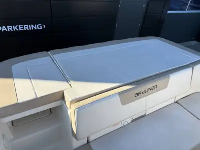 Bayliner VR5 - Mercruiser 4.5L 200 HK