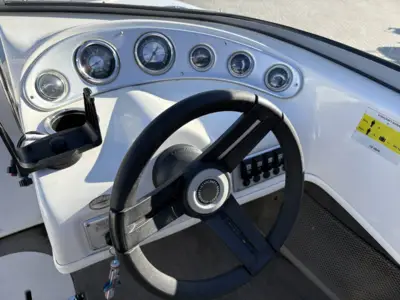 Starcraft IO 185 - Mercruiser 4.3 MPI