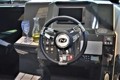 Nordkapp Noblesse 720 - Yamaha 200 HK/Udstyr