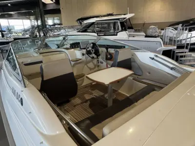 Flipper 630 DC m/ Mercury F150