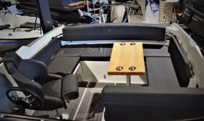 Coaster 600 DC - Yamaha F150 HK/Udstyr