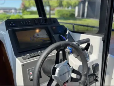 Finnmaster Pilot 8 - 2 X F200 Yamaha/Udstyr