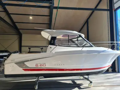 Beneteua Antares 6.80 - Yamaha F115/Udstyr