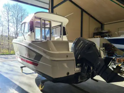 Beneteua Antares 6.80 - Yamaha F115/Udstyr