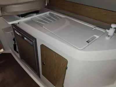 Beneteua Antares 6.80 - Yamaha F115/Udstyr