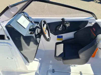 Bella 500 BR - 80 HK Mercury/Udstyr