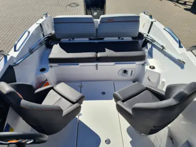 Bella 500 BR - 80 HK Mercury/Udstyr