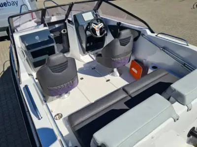 Bella 500 BR - 80 HK Mercury/Udstyr