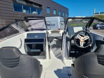 Bella 500 BR - 80 HK Mercury/Udstyr