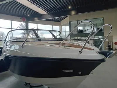 Coaster 600 DC - 100Hk Yamaha