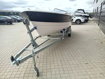 Nydam 550 m/ Yamaha F40