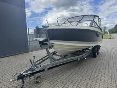 Quicksilver 675 Activ Cruiser m/Mercury F225 og udstyr
